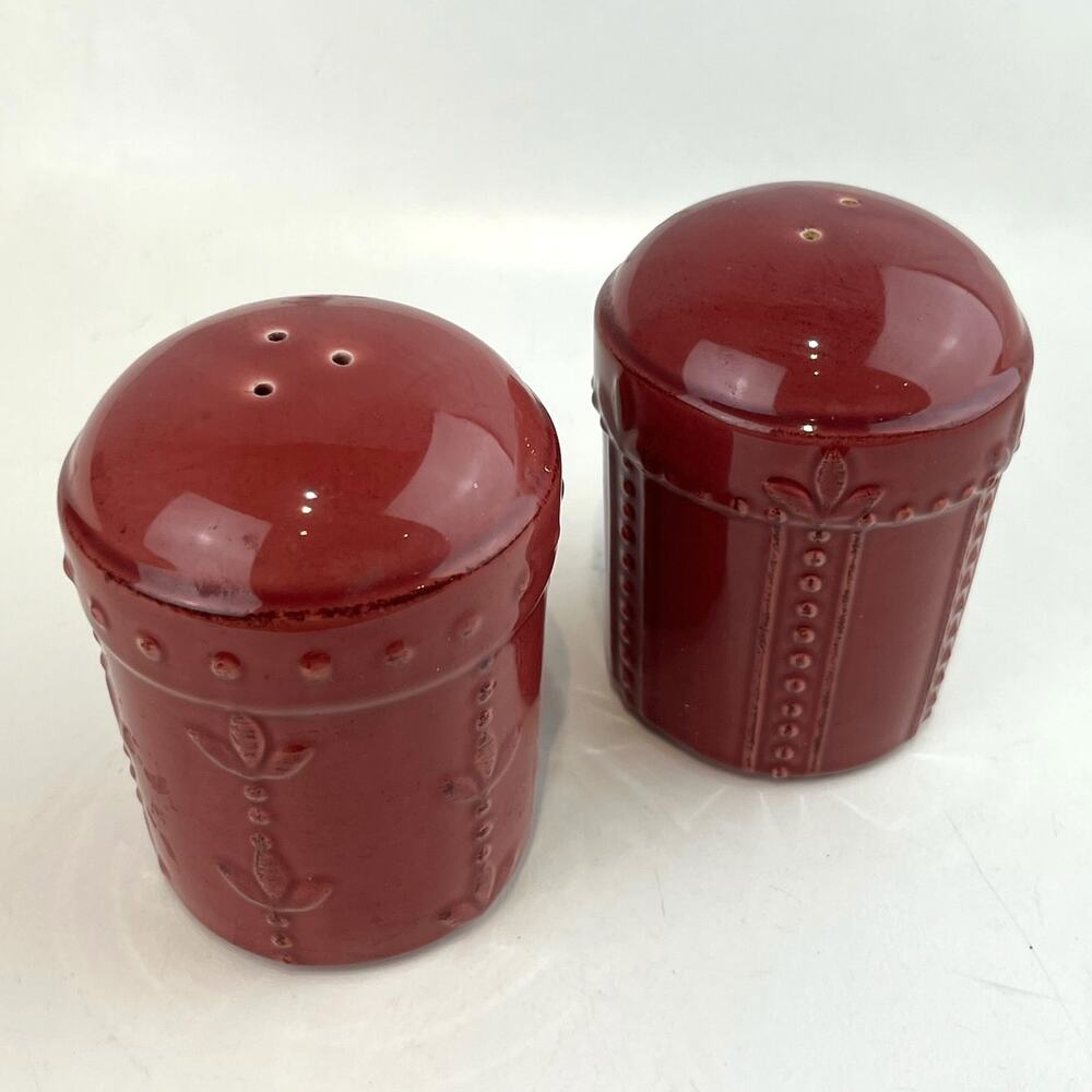 Signature SORRENTO 2001 Debby Segura Salt Pepper Shakers Set Beaujolais Burgundy